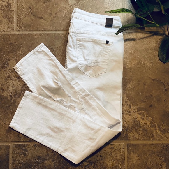 Host Pick 🌟 White Distressed Hidden Jeans - Picture 9 of 16